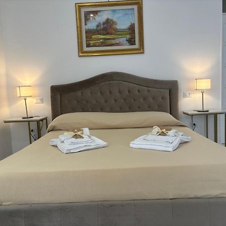 Tina'S Room Santa Maria di Castellabate Bagian luar foto